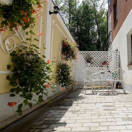 Carla'S Apartment, Airport & Train Station Shuttle Iasi Exterior foto