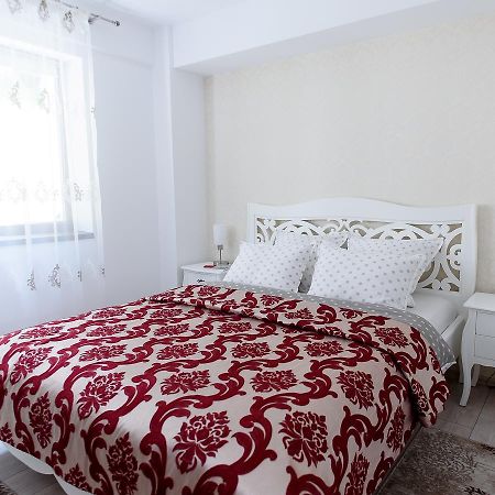Carla'S Apartment, Airport & Train Station Shuttle Iasi Exterior foto